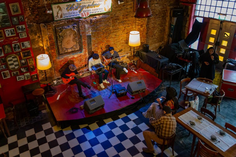 Live music night event at Jet's pizza restaurant bar
